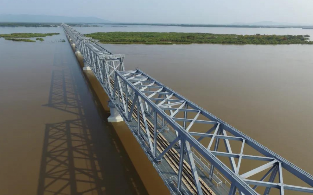 Завершена укладка рельсов на железнодорожном мосту Тунцзян-Нижнеленинское