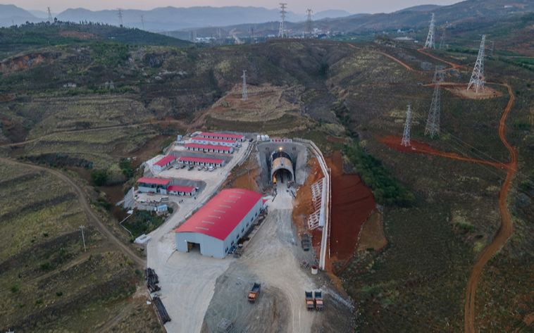 Окончено сооружение туннелей новой высокоскоростной железной дороги в провинции Юньнань