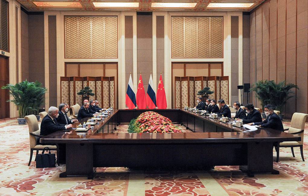Путин и Си Цзиньпин приняли совместное заявление о международных отношениях