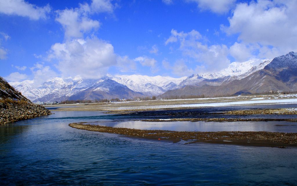 В крупных бессточных озерах Цинхай-Тибетского нагорья наблюдается значительное увеличение объема воды