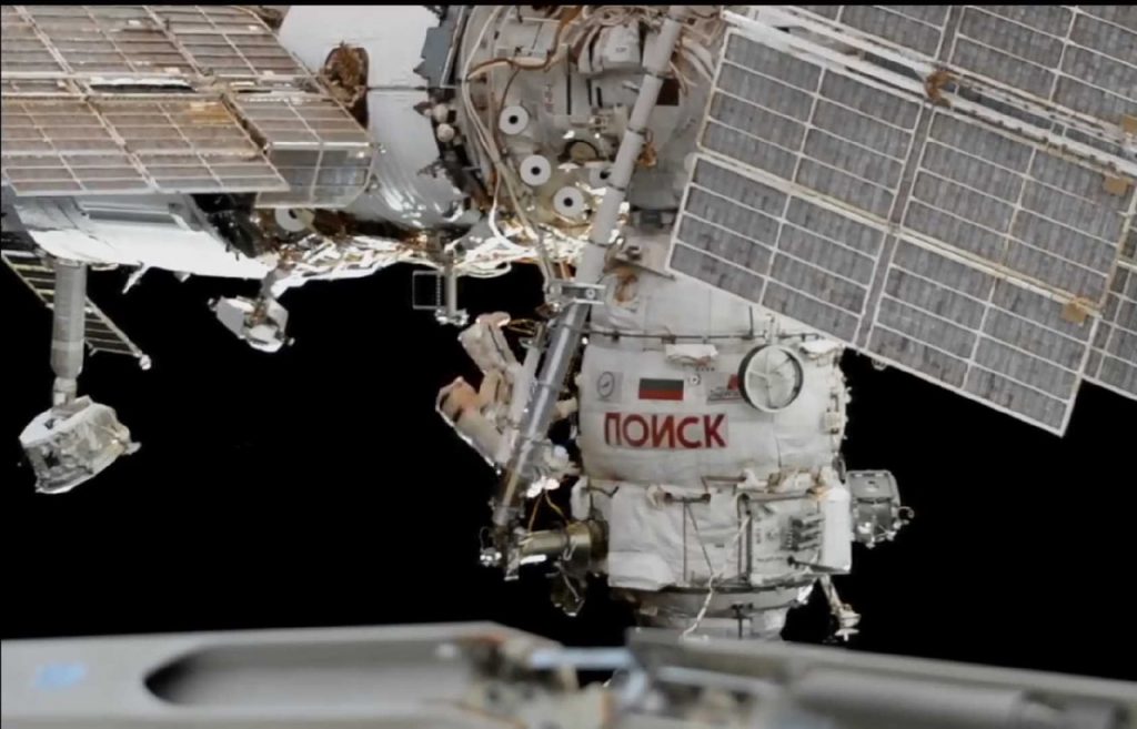 Космонавты Роскосмоса Олег Артемьев и Денис Матвеев завершили выход в открытый космос по российской программе