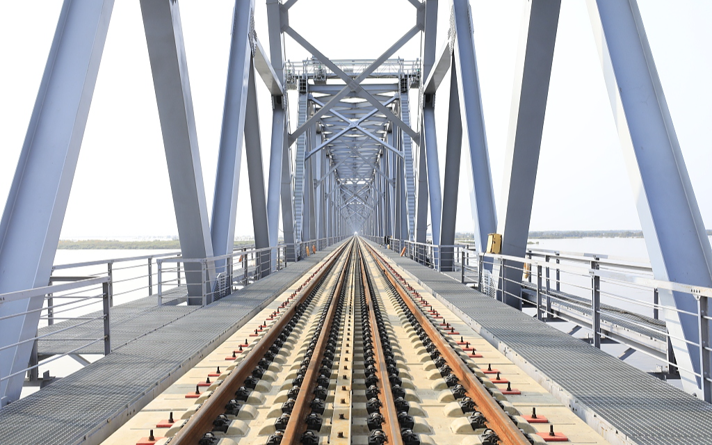 Завершено строительство российской части трансграничного моста в Китай
