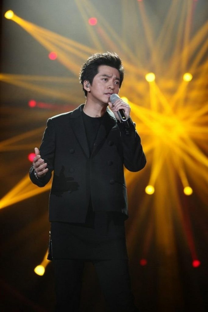 Ли Цзянь, 李健, Li Jian – известный китайский певец
