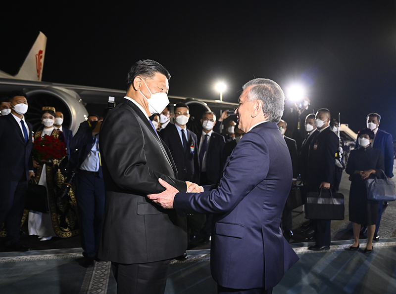 Си Цзиньпин прибыл в Самарканд с государственным визитом в Узбекистан и для участия в 22-ом заседании Совета глав государств-членов ШОС