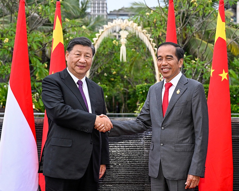 В Индонезии председатель КНР Си Цзиньпин провел встречу с президентом страны Джоко Видодо