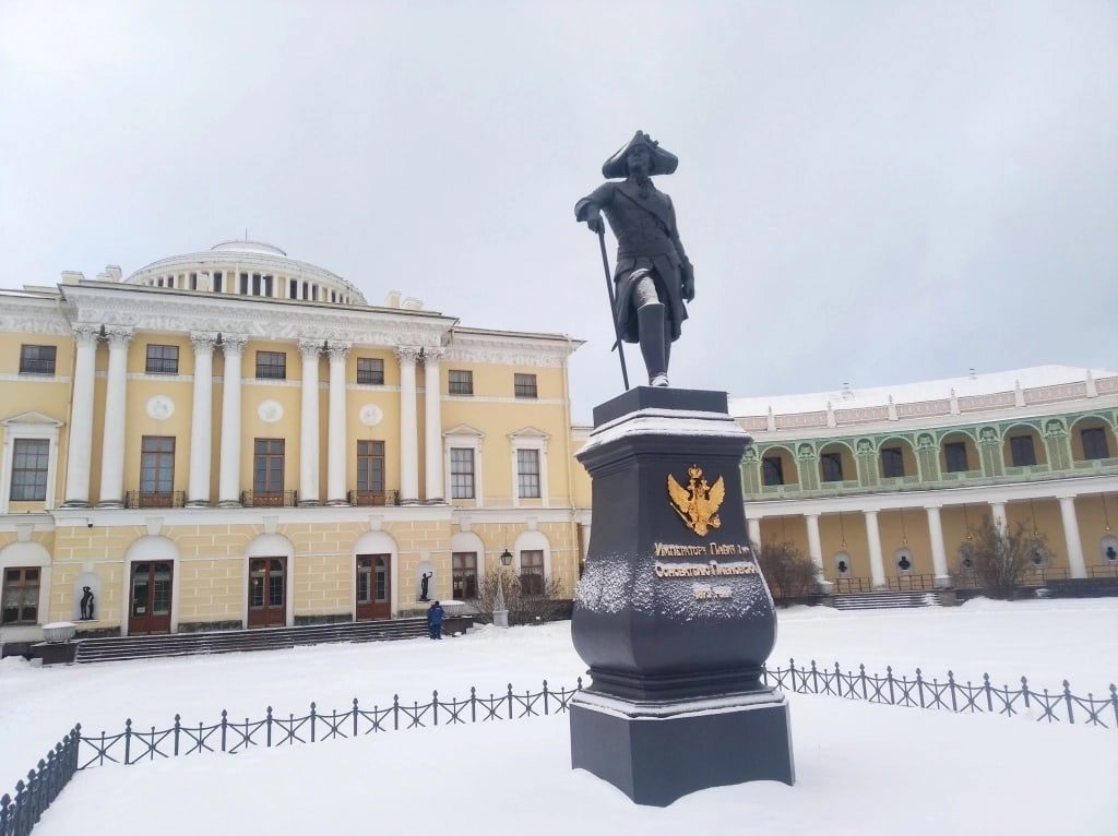 5 декабря в Библиотеке Росси Павловского дворца открылась выставка «В этом имени целая эпоха