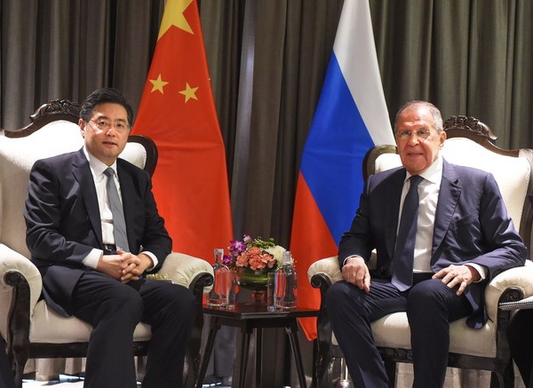Китай и Россия на всех уровнях поддерживают друг с другом