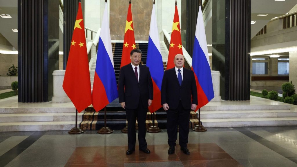 Председатель КНР Си Цзиньпин провел в Пекине встречу с премьером России Михаилом Мишустиным