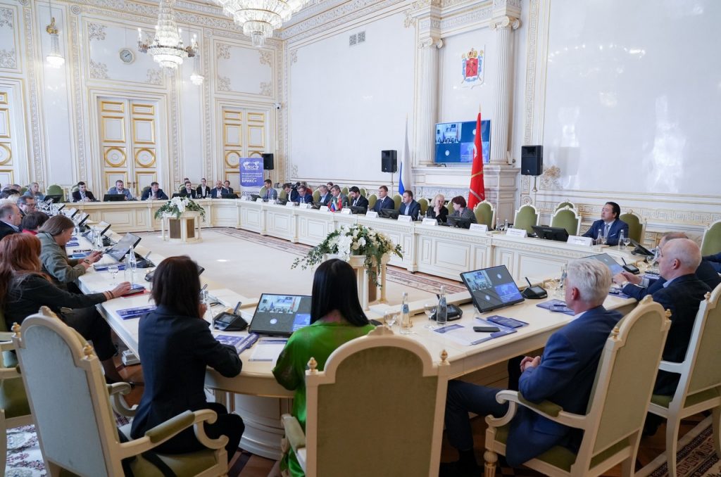 В Мариинском дворце обсудили перспективы развития бизнес-сотрудничества в рамках стран БРИКС