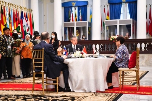 Сотрудничество между Китаем, Россией и Индонезией способствует процессу мультилатерализма, миру и стабильности в регионе
