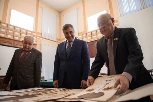 Глава Минобрнауки нанес визит в Ботанический институт РАН в Петербурге