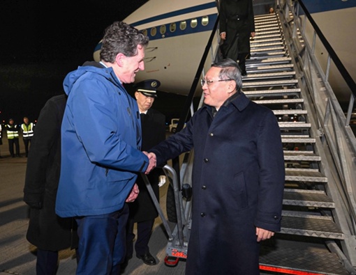 Премьер Госсовета КНР Ли Цян прибыл с официальным визитом в Ирландию