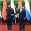 Ли Цян в ходе встречи с президентом Сьерра-Леоне Джулиусом Маада Био,