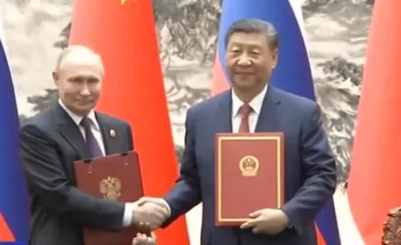  Не только переговоры, но и беседа старых друзей: Си Цзиньпин и Владимир Путин встретились в Пекине