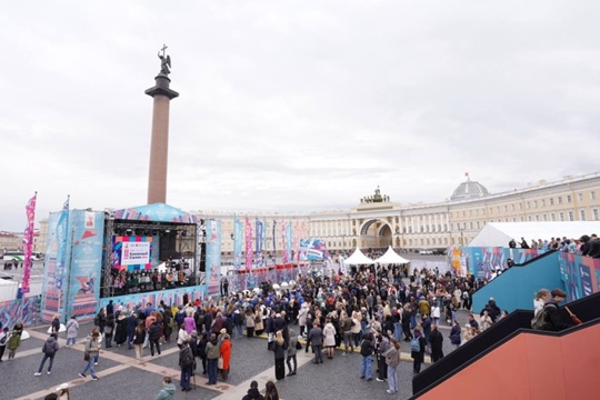 Юбилейный XX Санкт-Петербургский международный книжный салон 22 мая стартовал в центре города