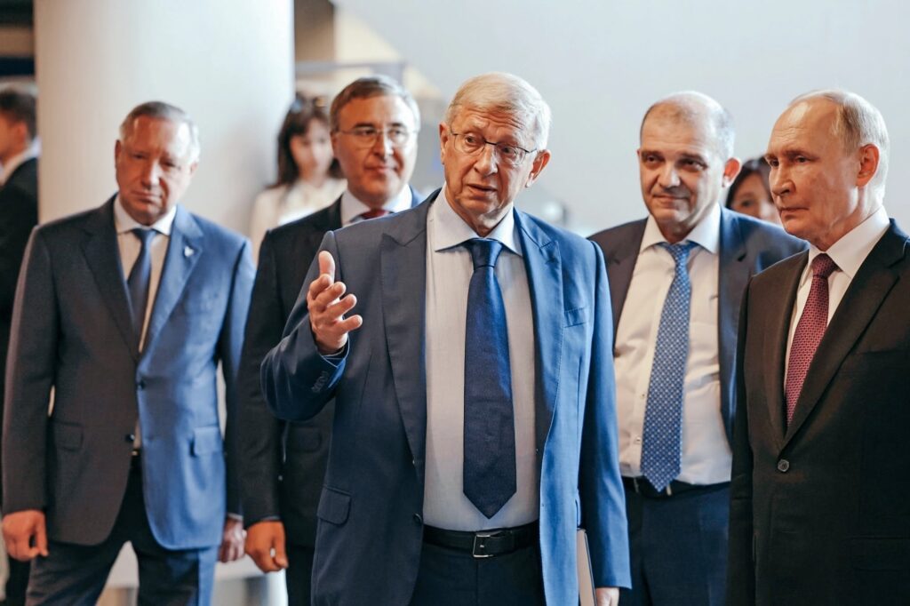 Президент России Владимир Путин посетил Санкт-Петербургский морской технический университет