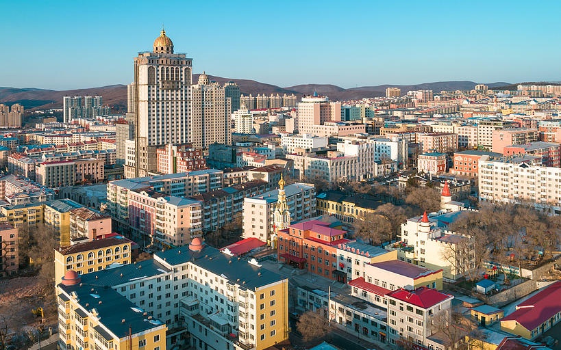 30 июля г. Суйфэньхэ /пров. Хэйлунцзян, Северо-Восточный Китай/ засиял новыми красками благодаря международному культурному событию — торжественному открытию первого китайско-российского хорового фестиваля