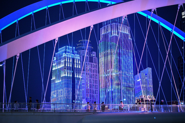 К предстоящему саммиту ШОС Тяньцзинь засиял сотнями огней!