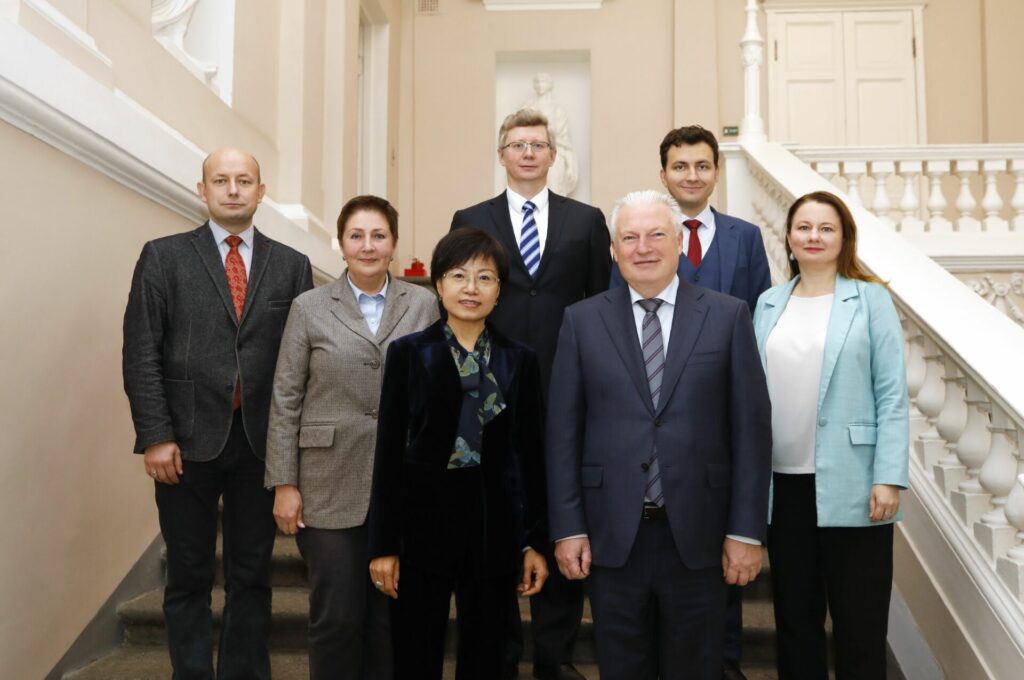 СПбГЭУ состоялась встреча с представителем университетом Цинхуа, ведущего вуза Китая