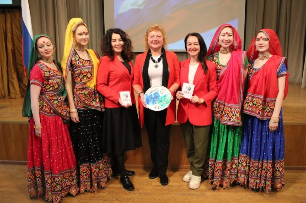 Состоялось подписание Меморандума о взаимодействии и сотрудничестве АЛЬЯНС ПОСЛОВ КУЛЬТУРЫ БРИКС с ГБОУ СОШ № 653 Калининского района Санкт-Петербурга