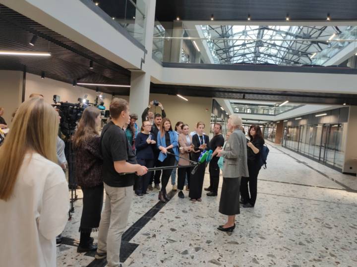 10 октября состоялся в рамках пресс-тура фестиваля креативных индустрий «Друзья Петербурга» состоялось помещение на Канатного цеха завода «Красный гвоздильщик»