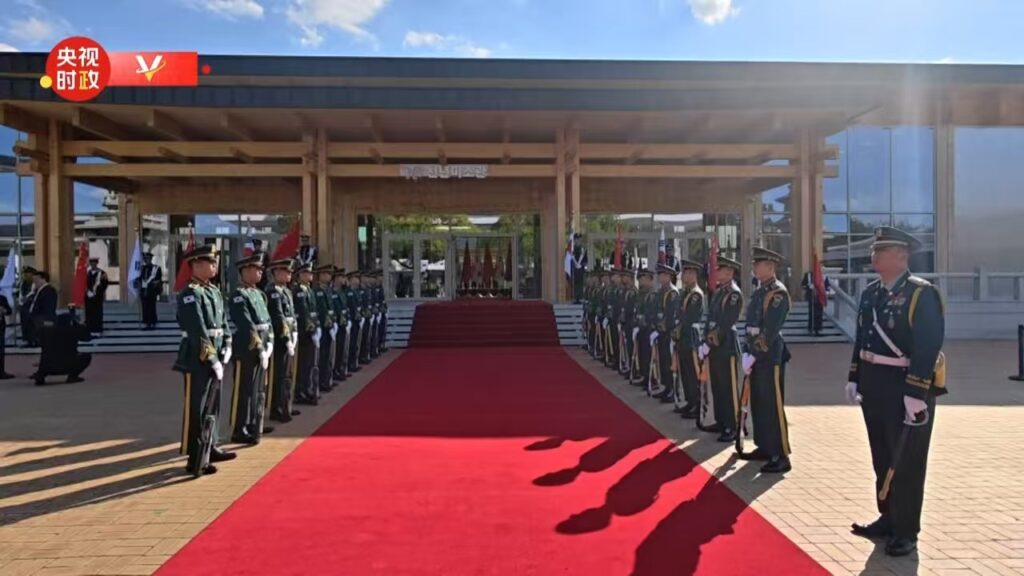 Председатель КНР Си Цзиньпин принял участие в торжественном приёме