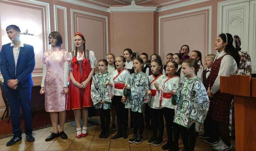 🇷🇺🇨🇳 10 декабря 2025 года на площадке Межрегиональной ассоциации международного сотрудничества состоялась презентация проекта, подготовленного педагогами и учащимися Брюсовская гимназия ГБОУ гимназия №192 и посвящённого подвигам китайских граждан, сражавшихся на стороне СССР во время Второй мировой войны