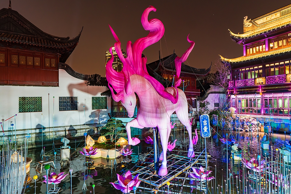 Шанхайский фестиваль фонарей в саду Юйюань 2026 года официально стартует 26 января с торжественной церемонии