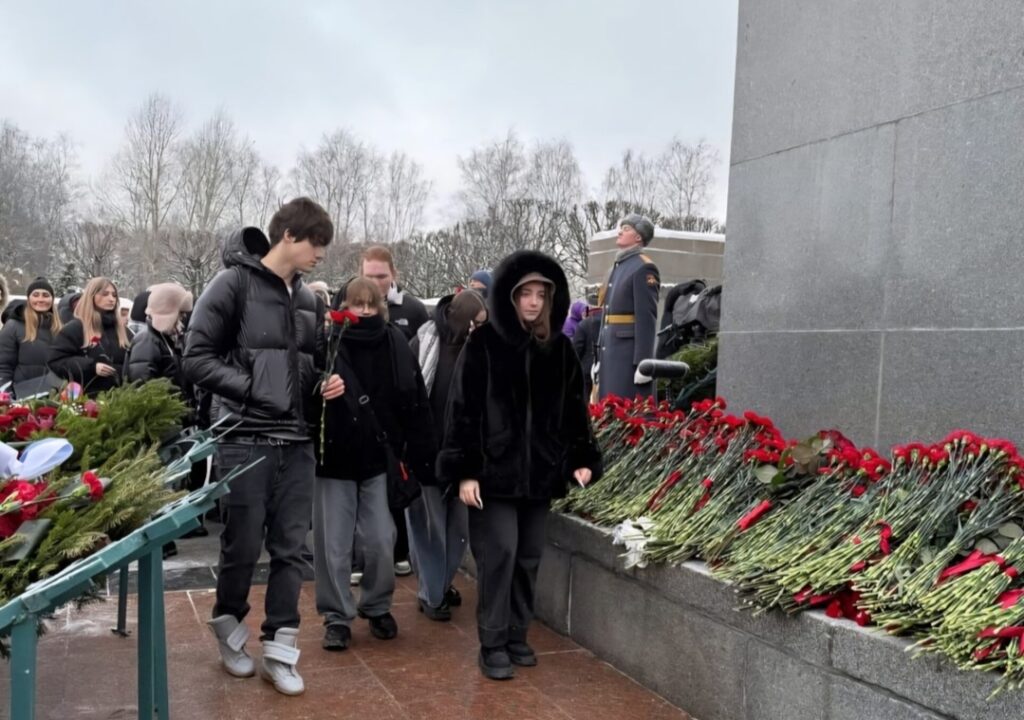 В СПбГЭУ испекли блокадный хлеб