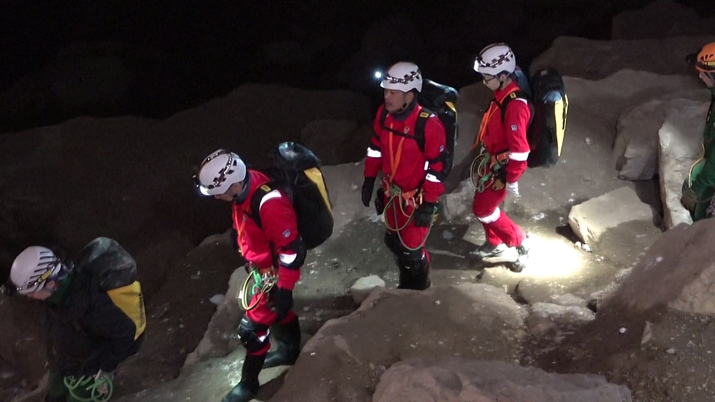 Китайские тайконавты завершили необычные тренировки, в рамках которых четыре группы поочерёдно провели около недели в пещерах под Чунцином