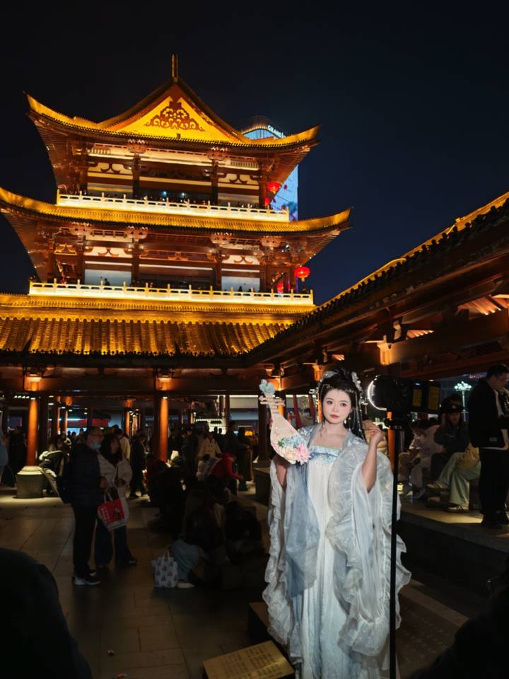 Ночной Чанша — это не просто место, где царят шум и веселье