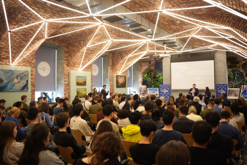 В Санкт-Петербурге провели показ документального фильма под названием «За окном голубая планета»