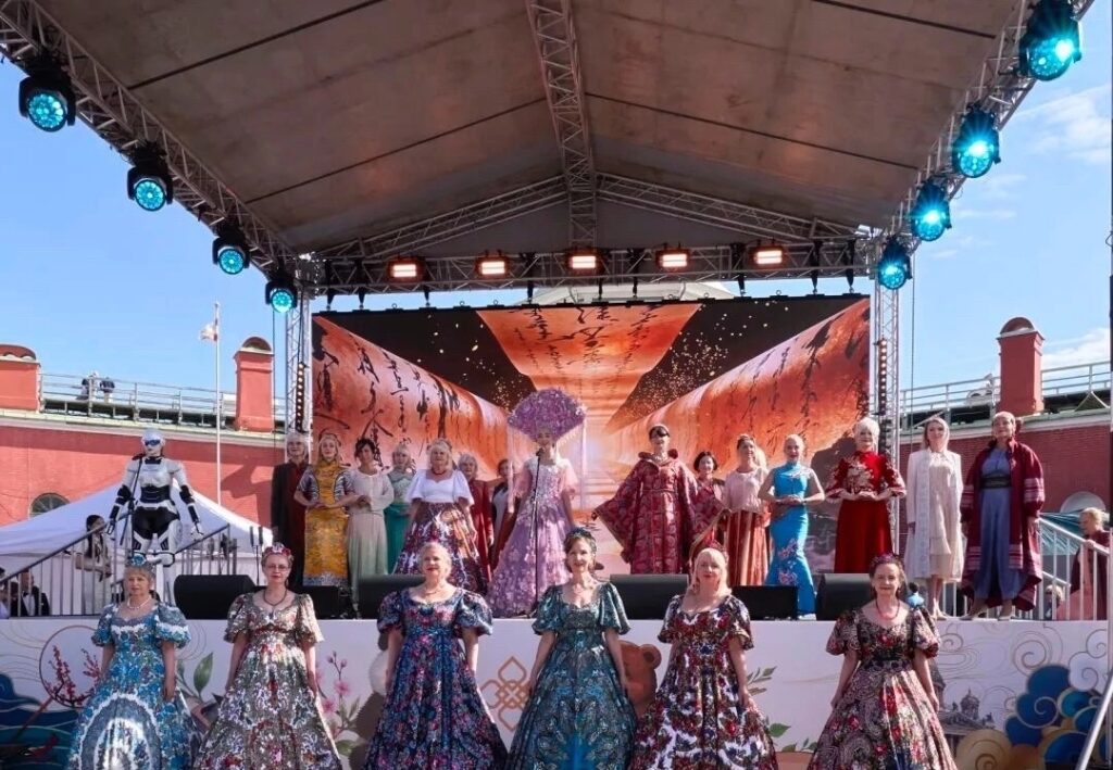 Россия и Китай: рука об руку, строим общее будуще