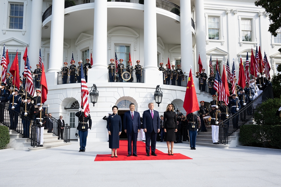 Председатель КНР Си Цзиньпин на переговорах с президентом США Дональдом Трампом 